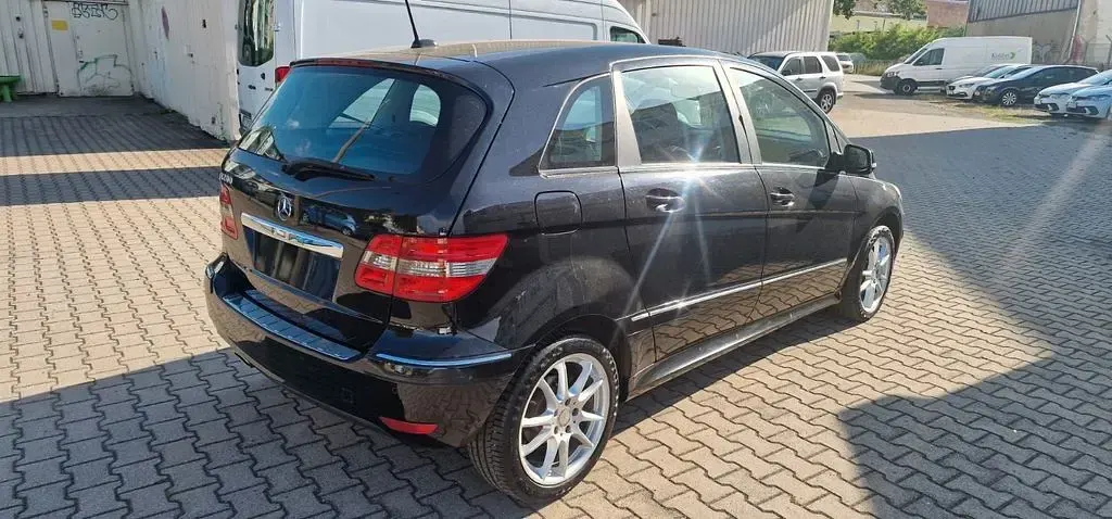 Gebraucht Mercedes B200 Sport 136 PS (100 kW) 2010 Schwarz Van / Kleinbus
