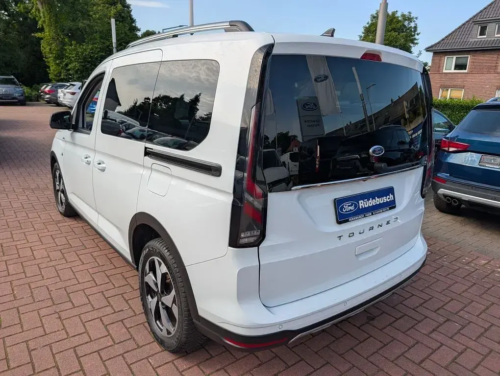 Gebraucht Ford Tourneo Connect Active 102 PS (75 kW) 2024 Weiß Van / Kleinbus