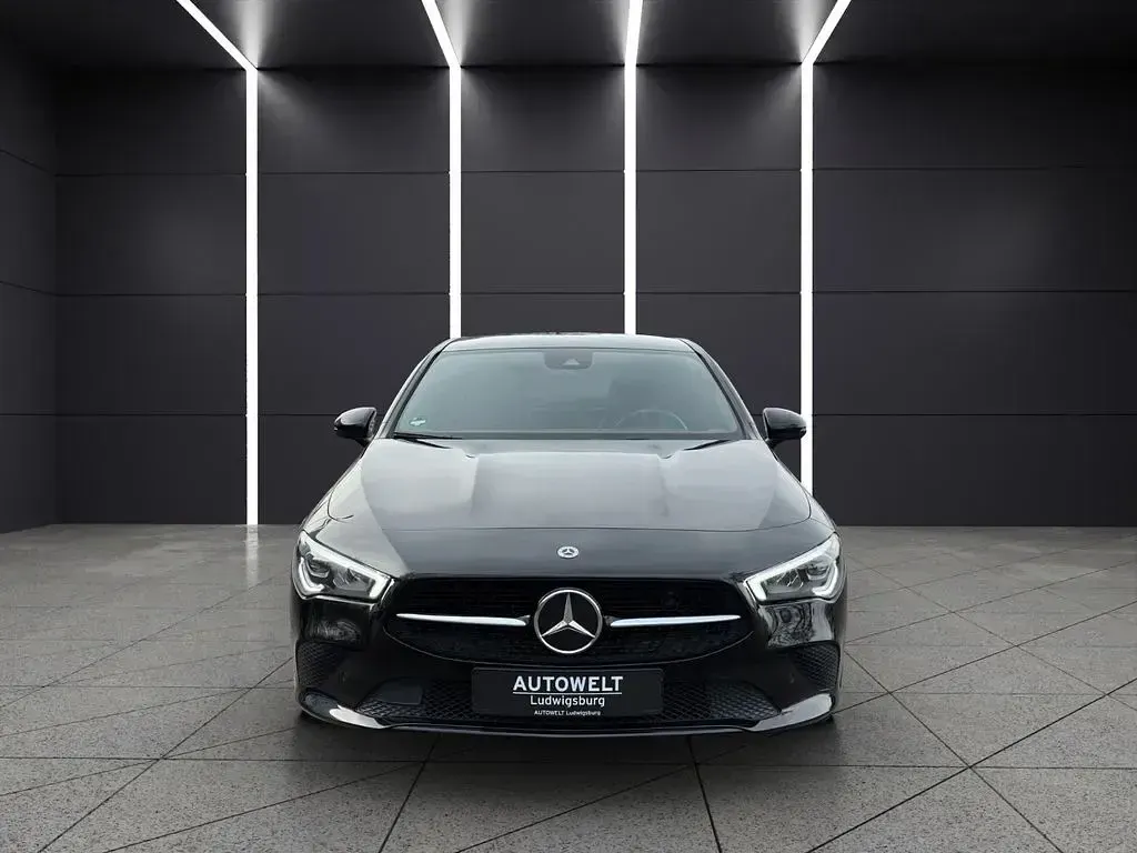 Gebraucht Mercedes CLA180 Progressive 136 PS (100 kW) 2022 Schwarz Limousine