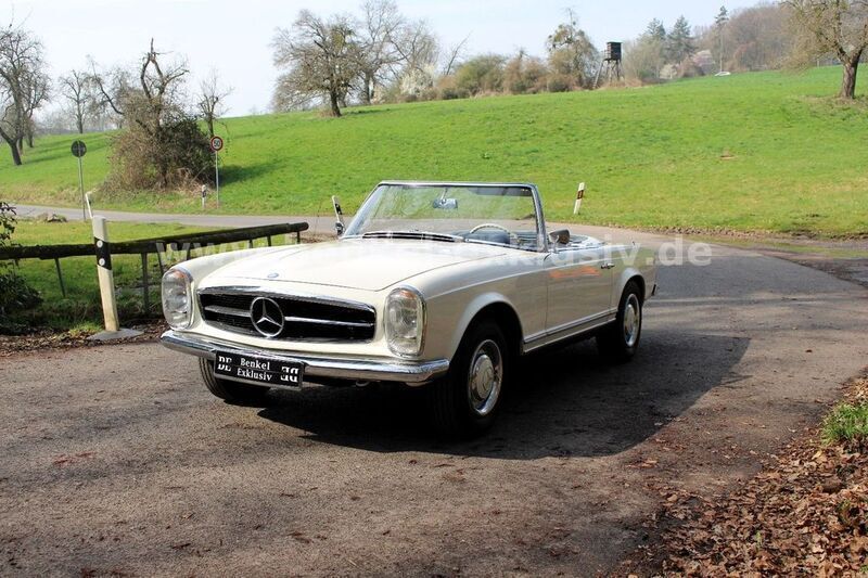 Weiß Gebraucht 1967 Mercedes 250 Cabrio | 109.950 € - Bild 1/4