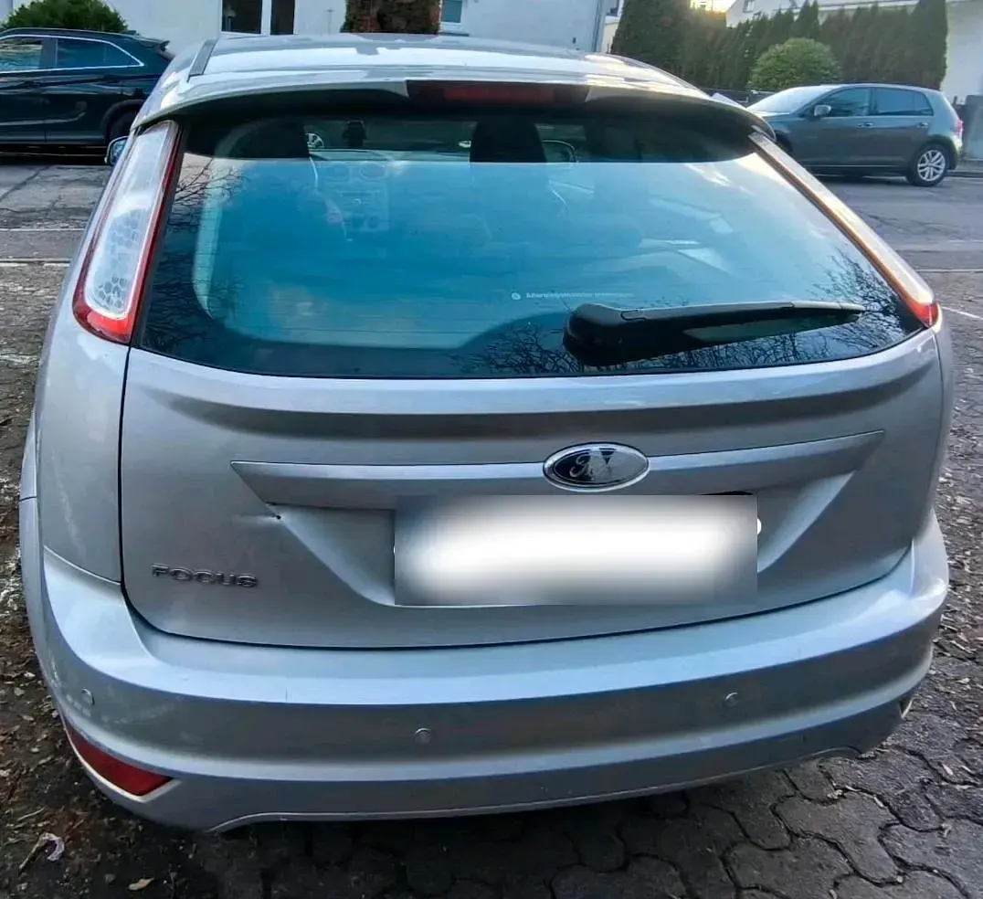 Used Ford Focus 100 HP (73 kW) 2008 Silver Sedan