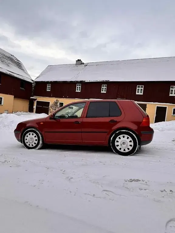Używany VW Golf III 101 KM (74 kW) 1998 Czerwony Sedan/Limuzyna