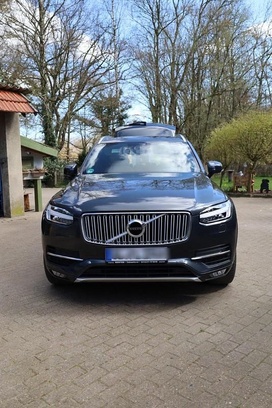 Andere farben Gebraucht 2017 Volvo XC90 Inscription SUV | 33.900 € (Etwas zu teuer) - Bild 1/4