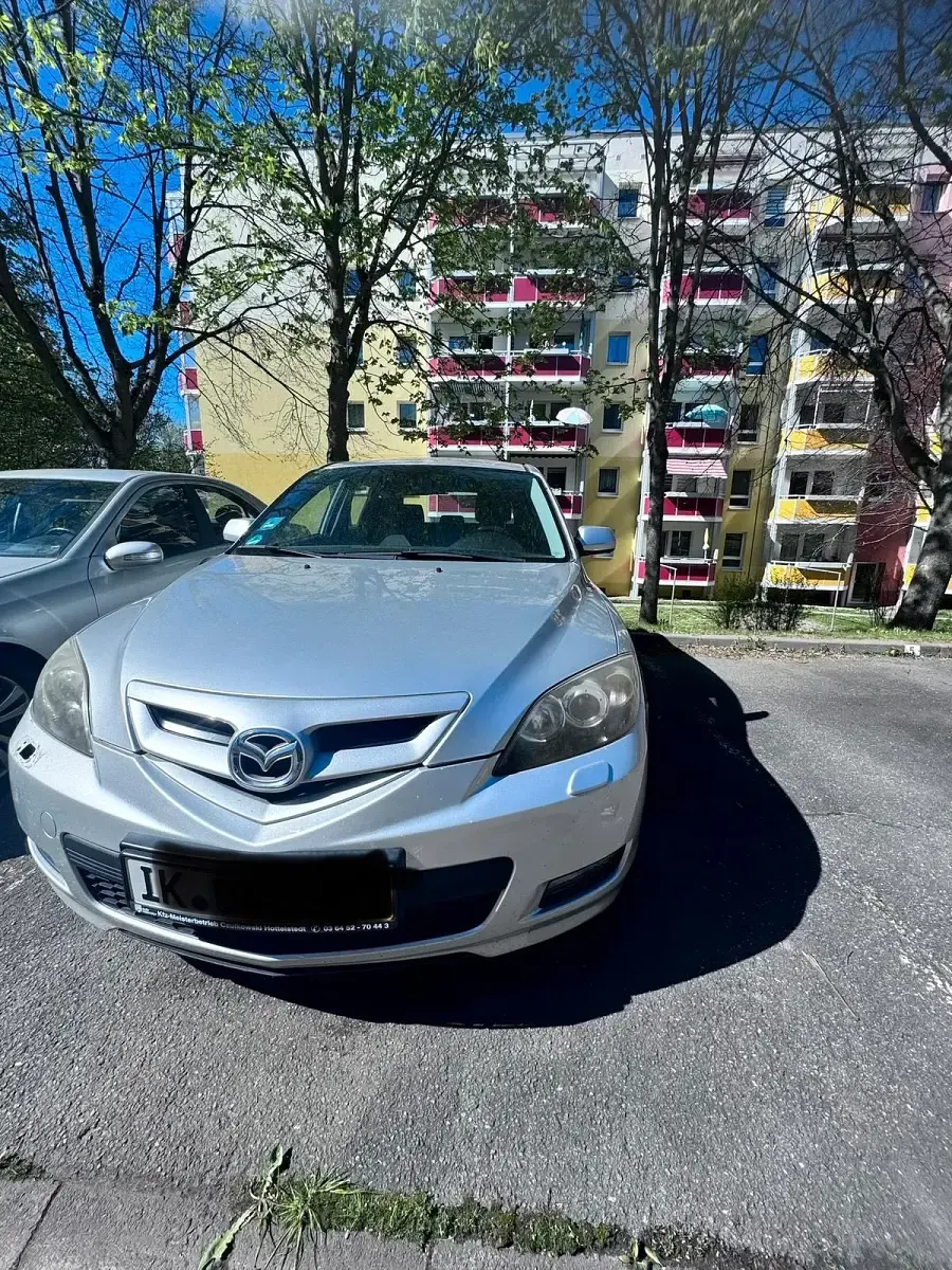 Używany Mazda 3 105 KM (77 kW) 2009 Srebrny Sedan/Limuzyna
