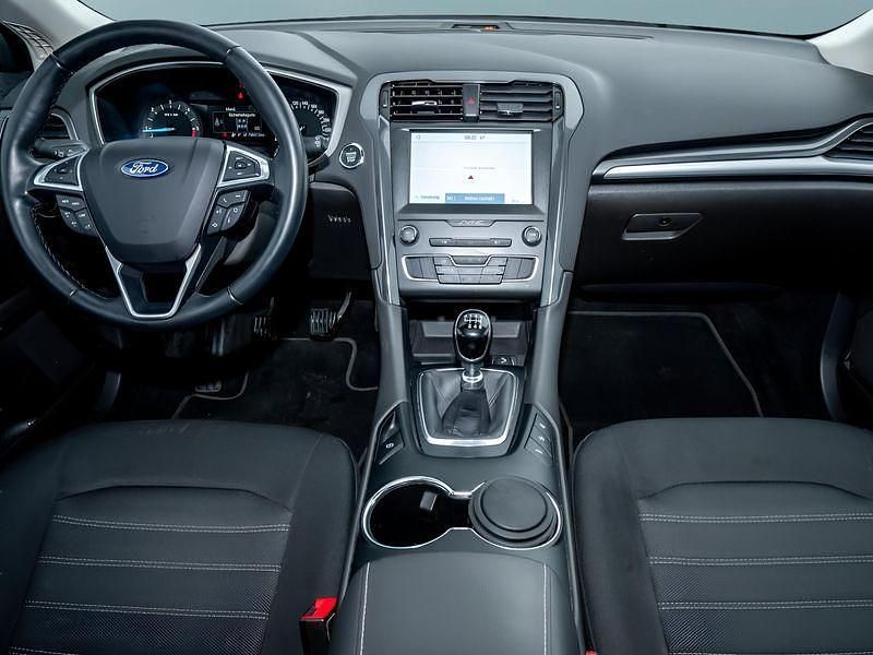 Używany Ford Mondeo 150 KM (110 kW) 2021 Biały Kombi