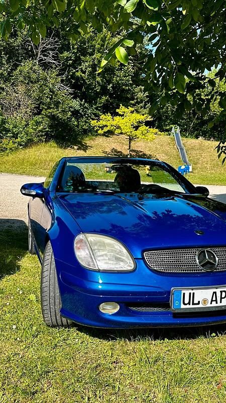 Blau Gebraucht 2001 Mercedes SLK200 Cabrio | 3.300 € (Guter Preis) - Bild 1/4