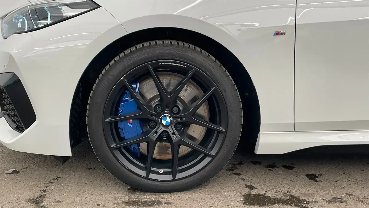 Gebraucht BMW M235 Efficient Dynamics 306 PS (225 kW) 2023 Alpinweiß uni Coupé