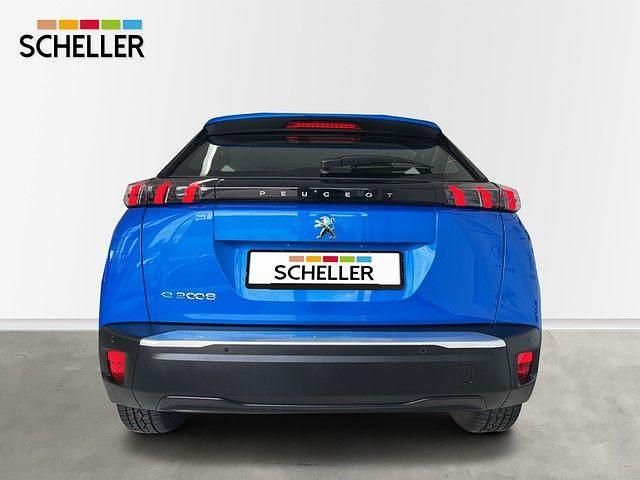 Gebraucht Peugeot e-2008 Active 100 kW (136 PS) 2021 Blau SUV