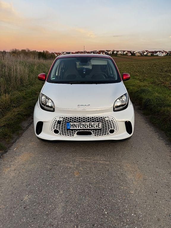 Weiß Gebraucht 2020 Smart ForFour Electric Drive Passion Kleinwagen | 9.000 € (Fairer Preis) - Bild 1/4