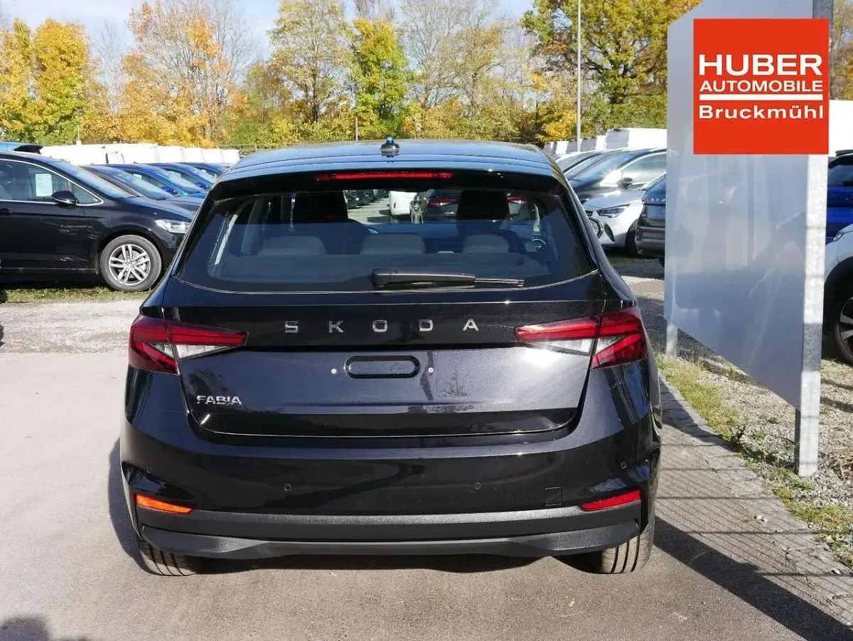 Neu Skoda Fabia Selection 116 PS (85 kW) 2025 Blackmagic perleffekt Kleinwagen