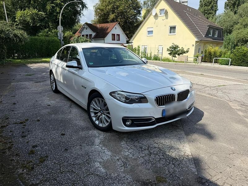 Weiß Gebraucht 2015 BMW 520 Luxury Line Limousine | 11.500 € (Guter Preis) - Bild 1/4