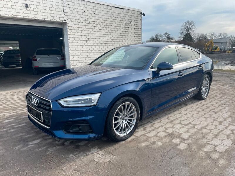 Blau Gebraucht 2018 Audi A5 Sportback Basis Limousine | 22.490 € - Bild 1/4