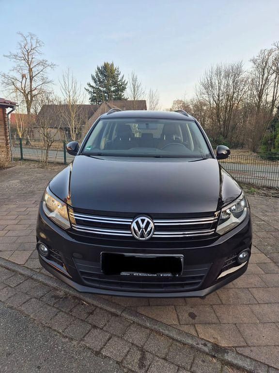 Gebraucht VW Tiguan Trendline 122 PS (89 kW) 2012 Schwarz SUV