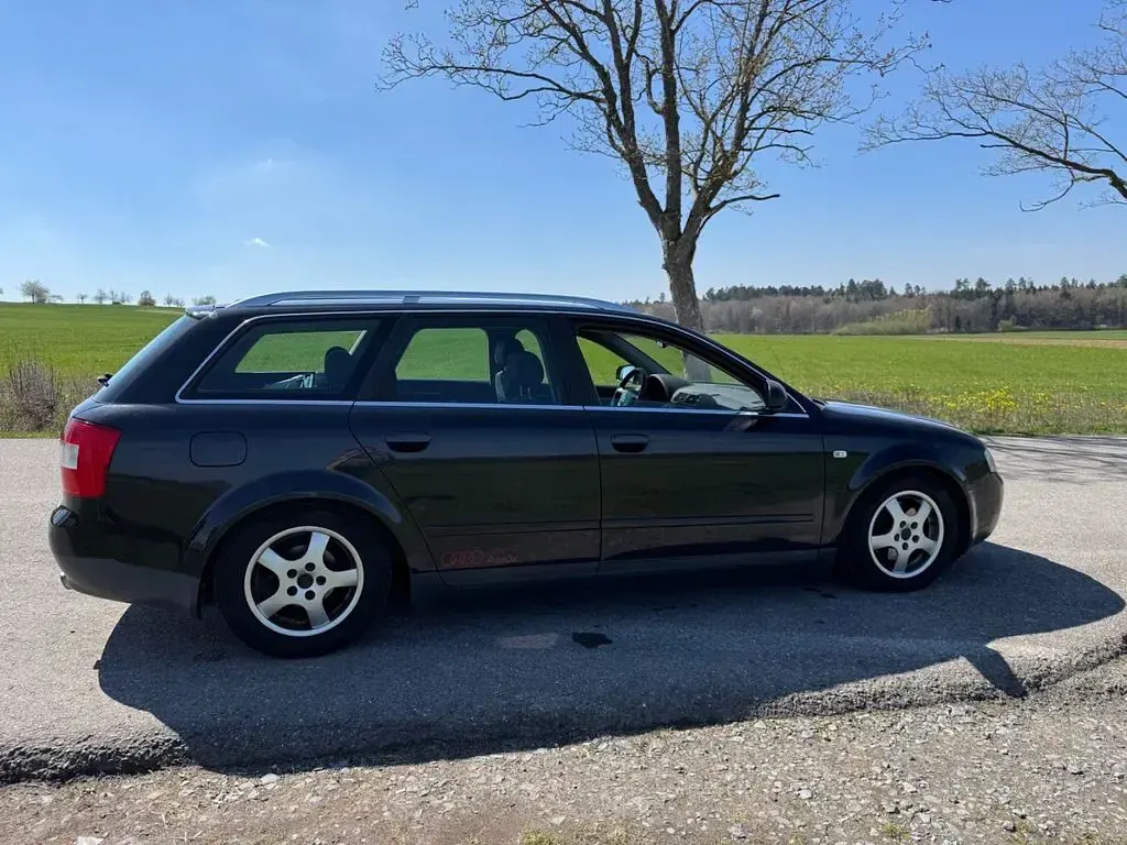 Gebraucht Audi A4 150 PS (110 kW) 2002 Schwarz Kombi