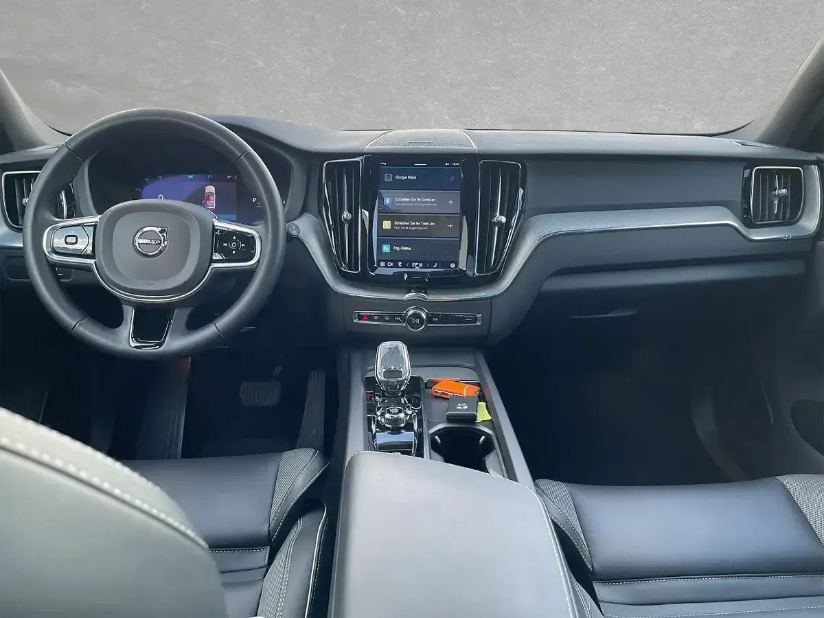 Gebraucht Volvo XC60 Plus 398 PS (292 kW) 2023 Denim blue (metallic) SUV