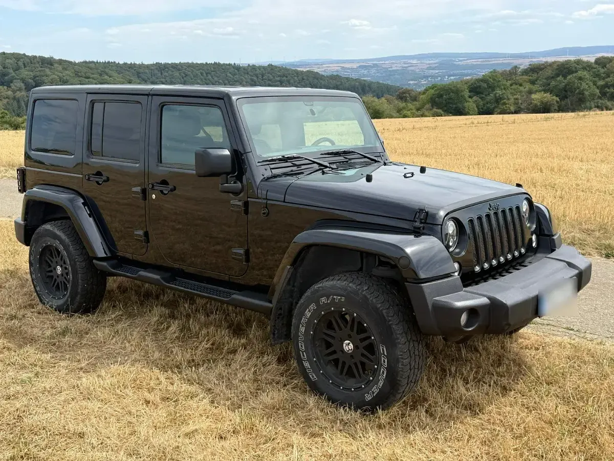 Gebraucht Jeep Wrangler Unlimited Sahara 284 PS (208 kW) 2016 Schwarz SUV