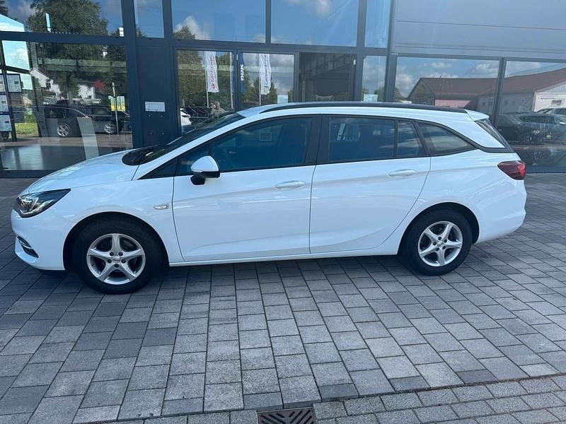 Weiß Gebraucht 2020 Opel Astra Kombi | 12.870 € (Etwas zu teuer) - Bild 1/4