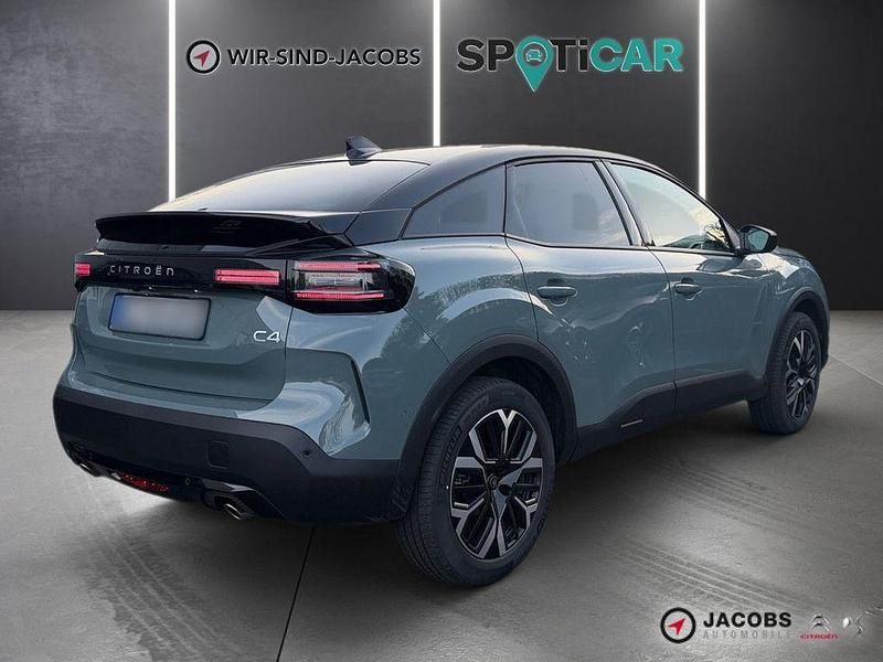 Neu Citroën C4 PureTech 131 PS (96 kW) 2025 Grün Limousine