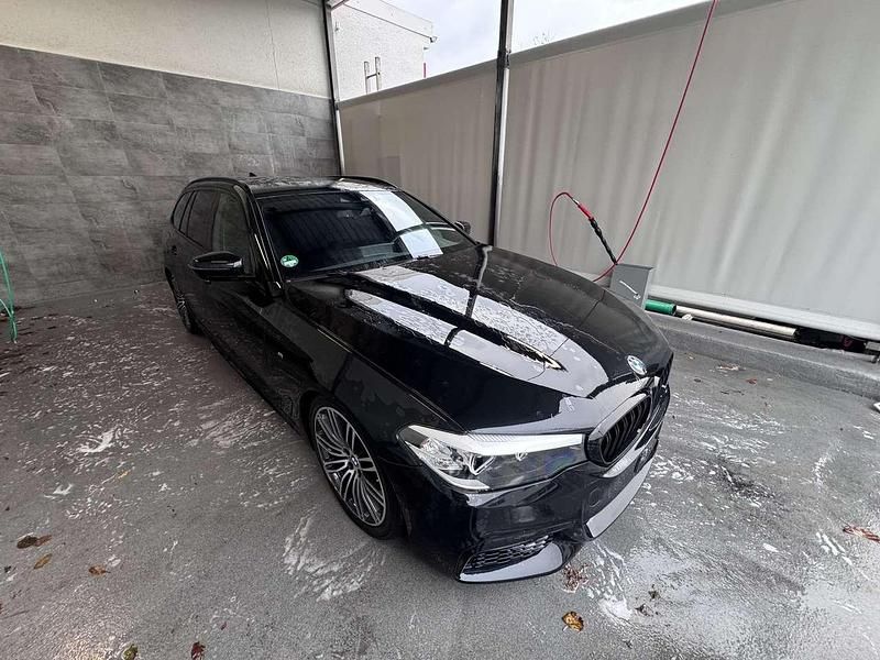Gebraucht BMW 520 M Sport 190 PS (139 kW) 2018 Schwarz Kombi