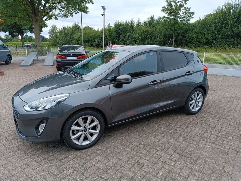 Grau Gebraucht 2018 Ford Fiesta Cool & Connect Kleinwagen | 6.800 € (Superpreis) - Bild 1/4