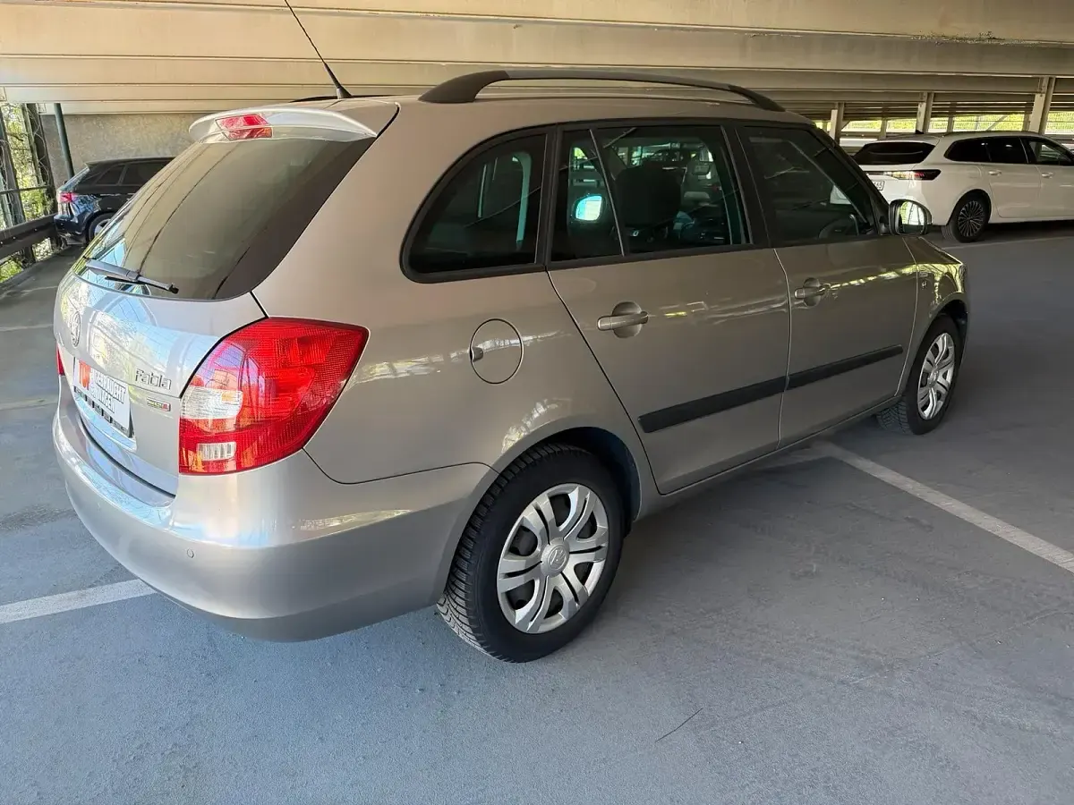 Gebraucht Skoda Fabia 105 PS (77 kW) 2011 Andere farben Kombi