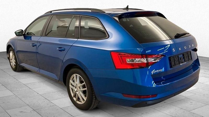 Gebraucht Skoda Superb 150 PS (110 kW) 2022 Blau Kombi