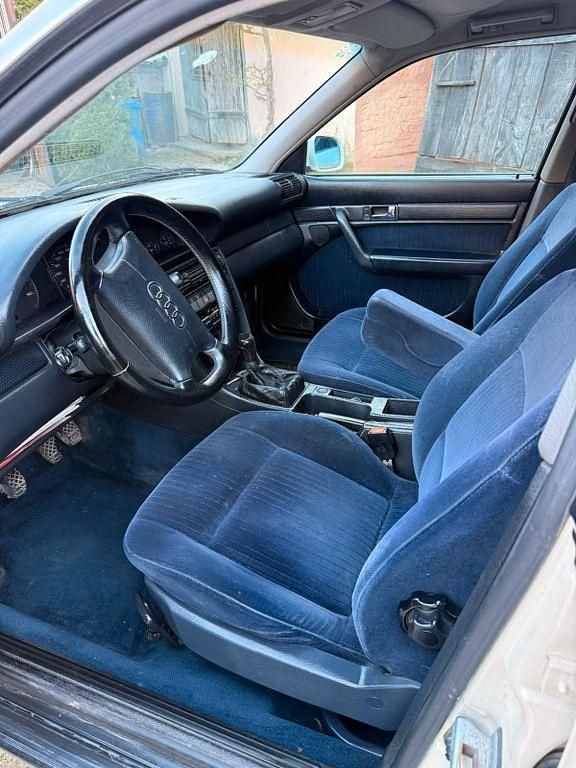 Second-hand Audi A6 140 CP (102 kW) 1994 Argintiu Break