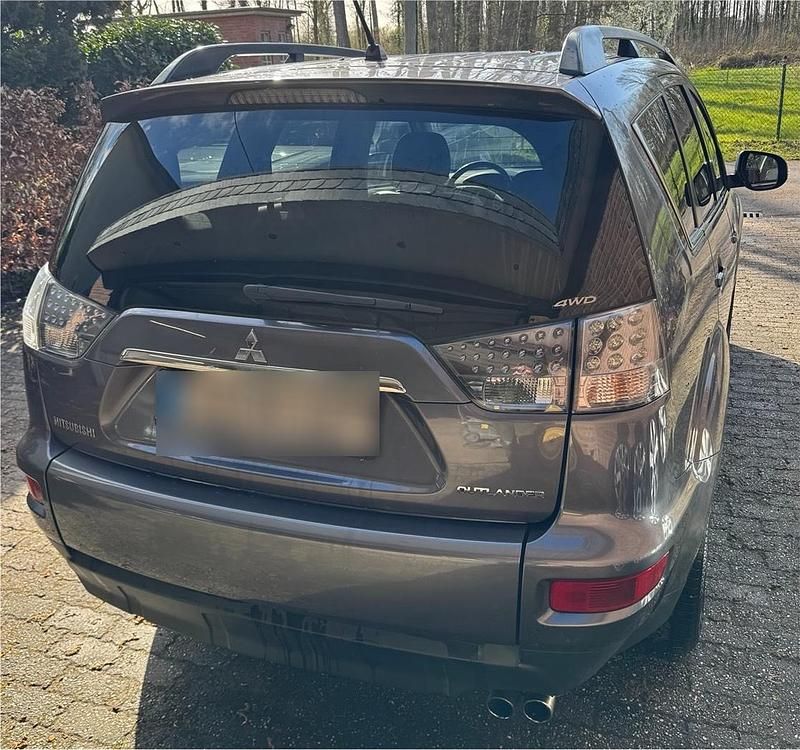 Gebraucht Mitsubishi Outlander 177 PS (130 kW) 2012 Grau SUV