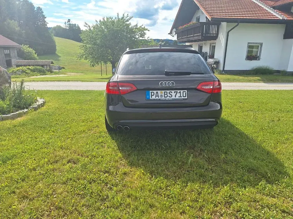 Gebraucht Audi A4 Ambition 177 PS (130 kW) 2014 Braun Kombi