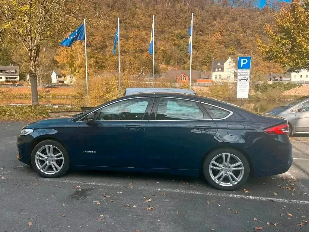 Gebraucht Ford Mondeo 140 PS (102 kW) 2019 Blau Limousine