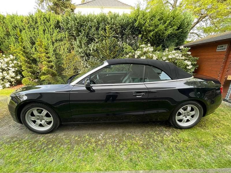 Schwarz Gebraucht 2010 Audi A5 Cabriolet Cabrio | 15.990 € (Teuer) - Bild 1/4