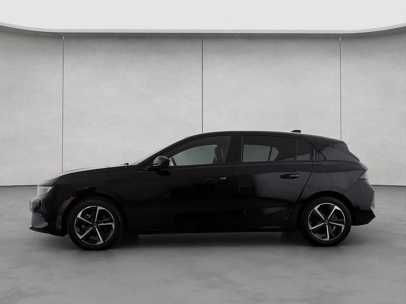 Gebraucht Opel Astra 131 PS (96 kW) 2025 Schwarz Limousine