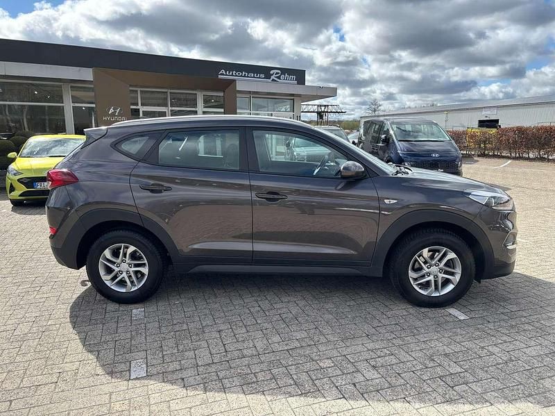 Gebraucht Hyundai Tucson Style 132 PS (97 kW) 2017 Moon rock SUV