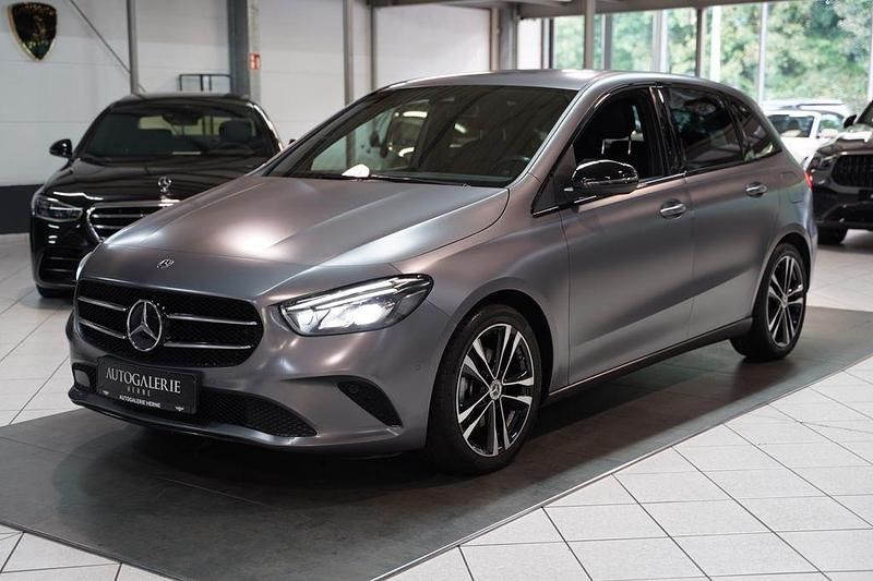 Mountaingrau magnolackierun Gebraucht 2019 Mercedes B200 Van / Kleinbus | 19.850 € (Fairer Preis) - Bild 1/4