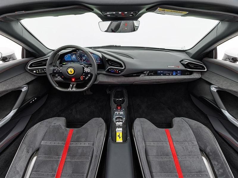 Gebraucht Ferrari 296 825 PS (606 kW) 2025 Weiß Cabrio