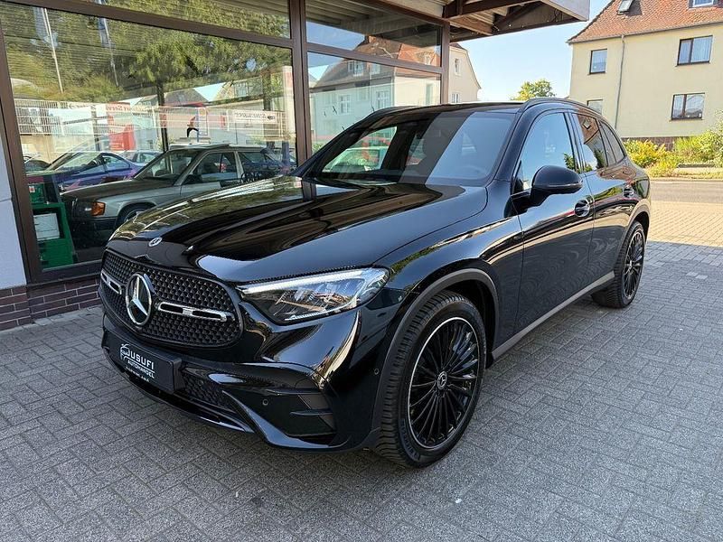 Schwarz Gebraucht 2023 Mercedes GLC200 AMG SUV | 47.500 € (Superpreis) - Bild 1/4