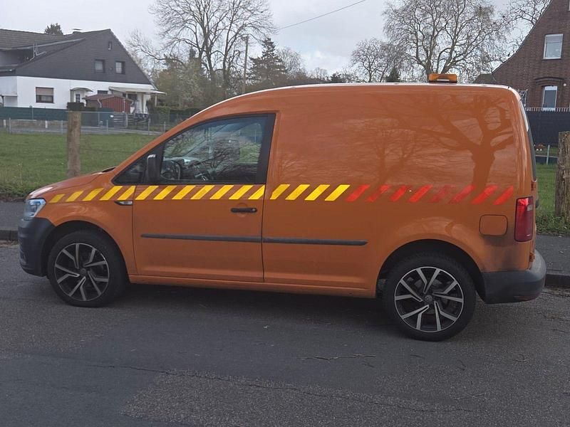 Gebraucht VW Caddy 102 PS (75 kW) 2019 Orange Van / Kleinbus