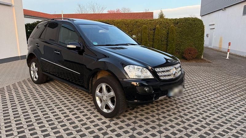 Gebraucht Mercedes ML280 190 PS (139 kW) 2008 Schwarz SUV