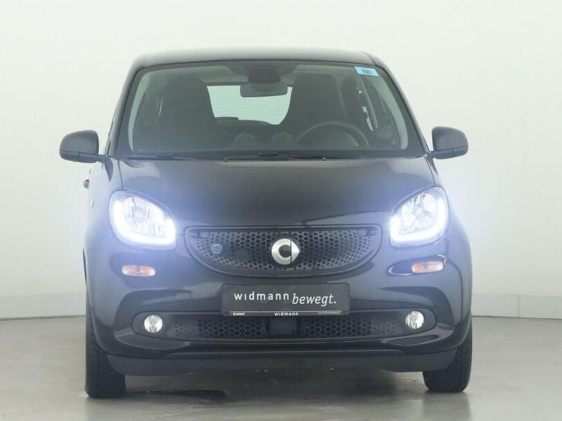 Gebraucht Smart ForFour Electric Drive 60 kW (82 PS) 2019 Karosserie in black Limousine