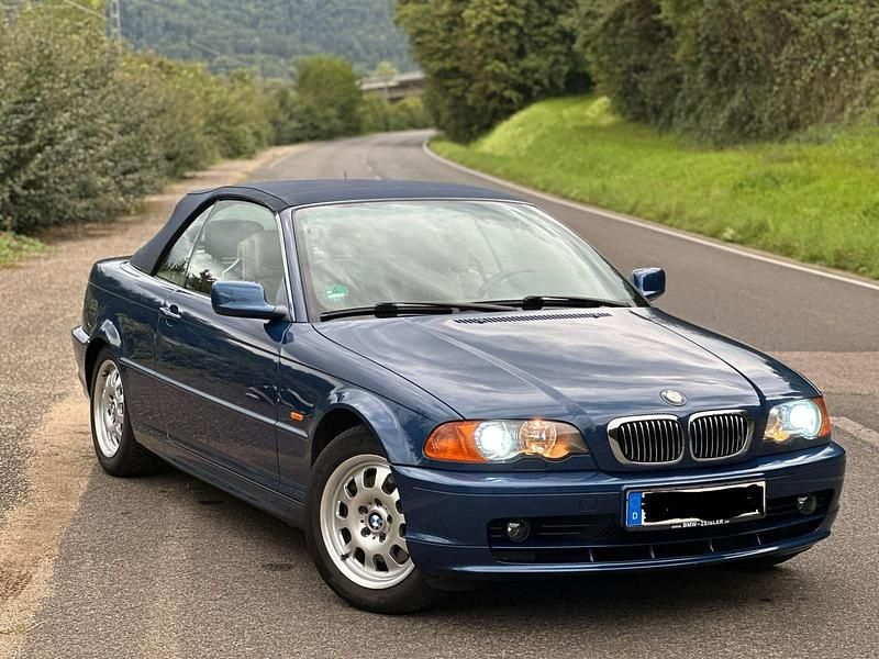 Gebraucht BMW 320 Cabriolet 170 PS (125 kW) 2001 Blau Cabrio