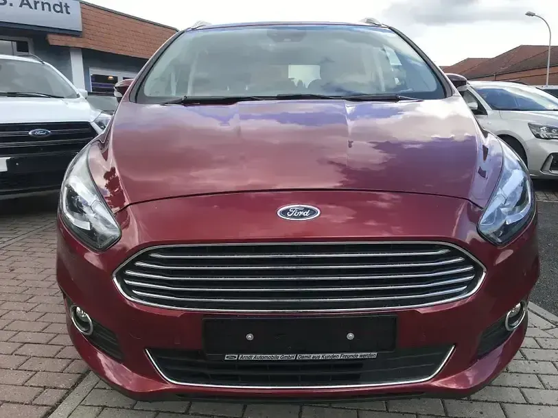 Gebraucht Ford S-MAX Titanium 165 PS (121 kW) 2019 Ruby rot metallic Van / Kleinbus