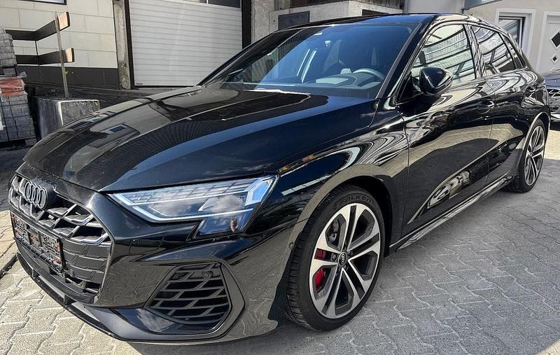 Schwarz Gebraucht 2024 Audi S3 Sport Limousine | 50.575 € (Etwas zu teuer) - Bild 1/4