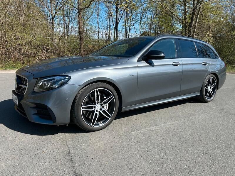 Grau Gebraucht 2019 Mercedes E53 AMG AMG Kombi | 41.250 € (Guter Preis) - Bild 1/4