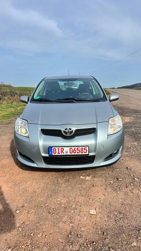 Gebraucht Toyota Auris 124 PS (91 kW) 2008 Silber Kleinwagen