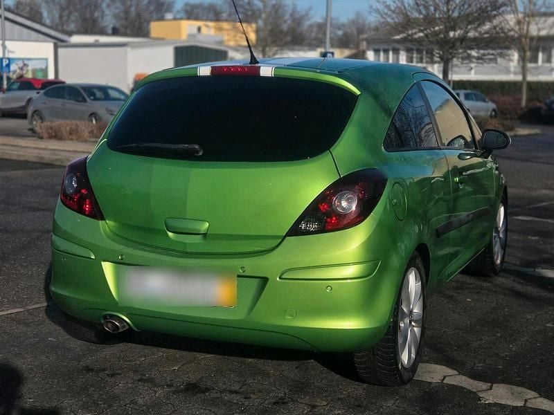 Gebraucht Opel Corsa 101 PS (74 kW) 2011 Andere farben Kleinwagen