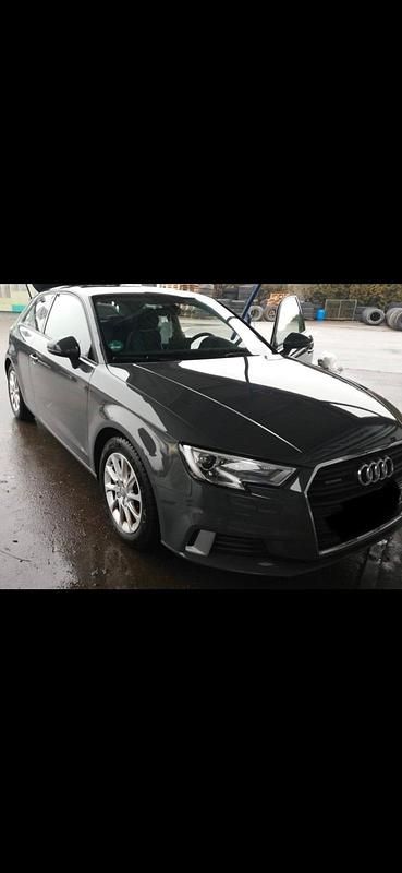 Gebraucht Audi A3 150 PS (110 kW) 2017 Grau Kleinwagen