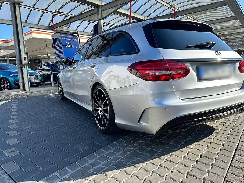 Gebraucht Mercedes C250 204 PS (150 kW) 2017 Silber Kombi