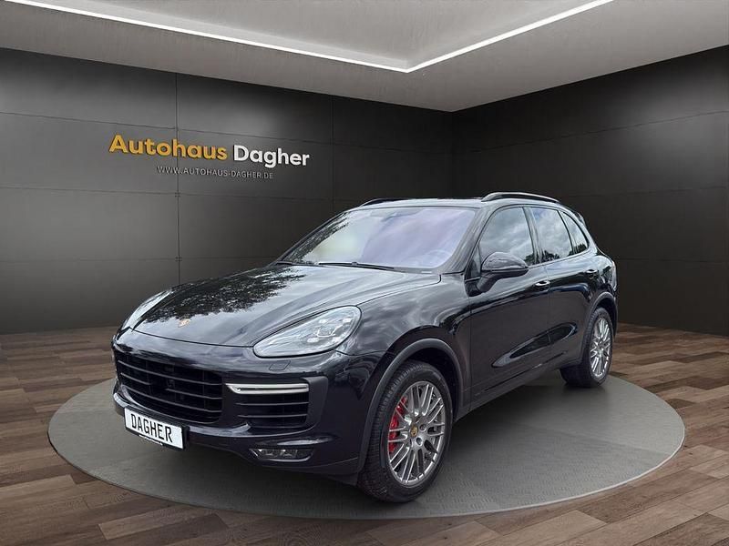 Schwarz Gebraucht 2015 Porsche Cayenne Turbo SUV | 42.099 € (Etwas zu teuer) - Bild 1/4