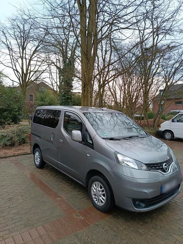 Grau Gebraucht 2012 Nissan Evalia Tekna Van / Kleinbus | 5.900 € (Fairer Preis) - Bild 1/4