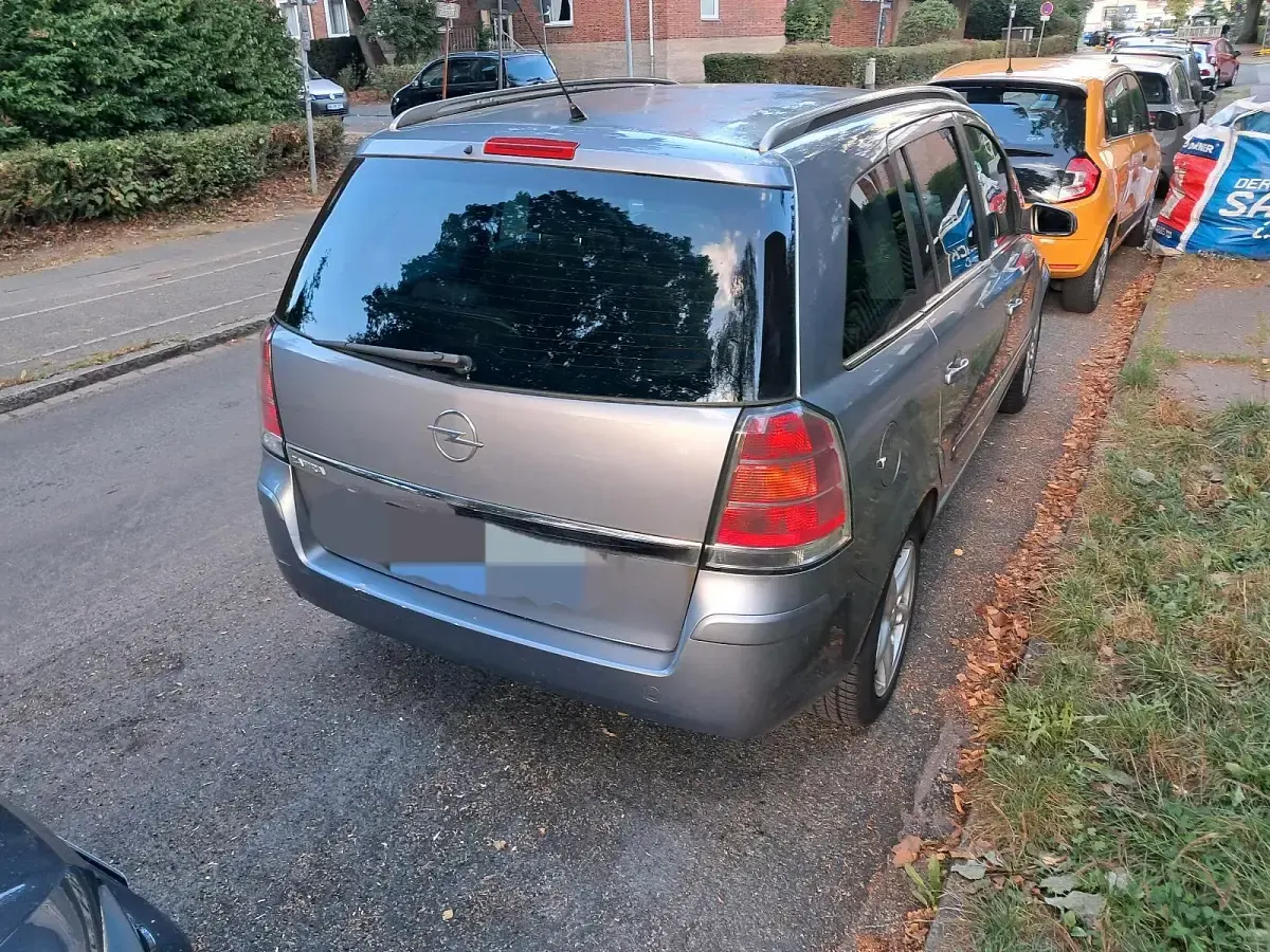 Gebraucht Opel Zafira 120 PS (88 kW) 2006 Silber Van / Kleinbus